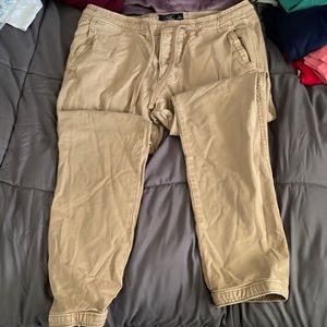 Men’s Khaki Abercrombie jogger chinos
